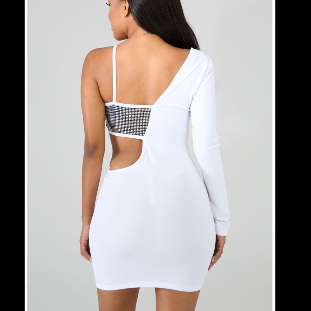 ⚡️White Mini Dress - Picture 2 of 2